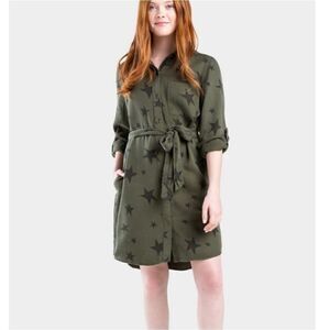 New star print belted dress